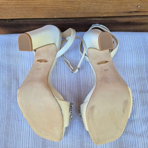 Badgley Mischka Alexa Embellished Block Heel Shoes - Picture 12 of 13